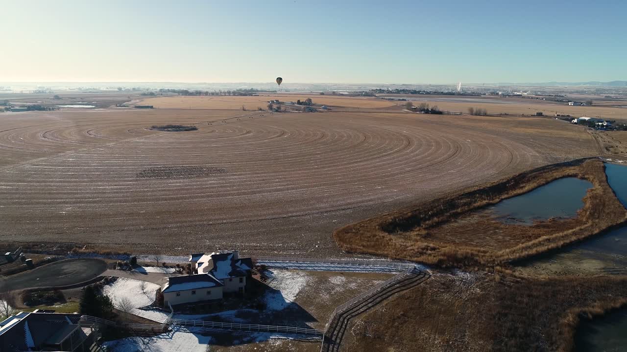 열기구, 거위, 맑은 하늘, 가벼운 눈으로 이른 아침 드론 비행