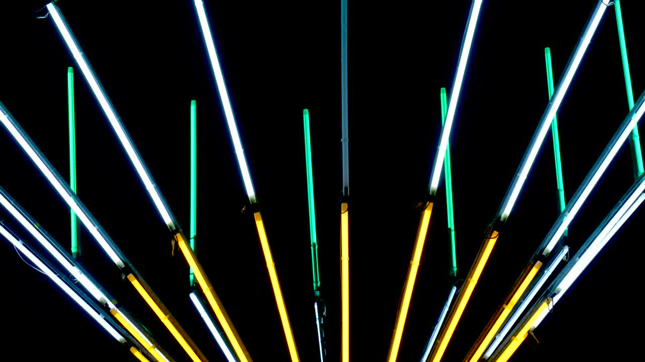 luces decorativas en la noche del festival