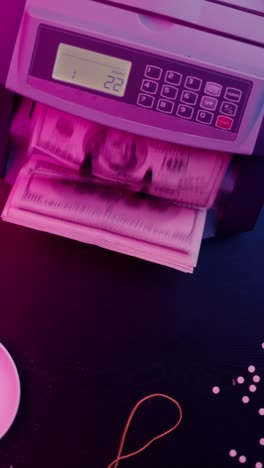 counting money with a bill counter machine