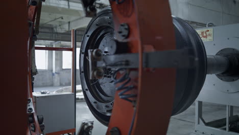 mecanismo de fábrica de fabricación de neumáticos para colocar cinta de goma en un automático industrial