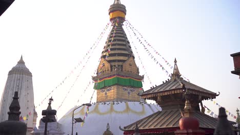 vista panorámica del patrimonio budista de la estupa soyambhunath en katmandú, nepal