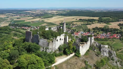 Vista-Aérea-De-Las-Ruinas-Del-Castillo-De-Falkenstein-Castillo-De-Falkenstein-En