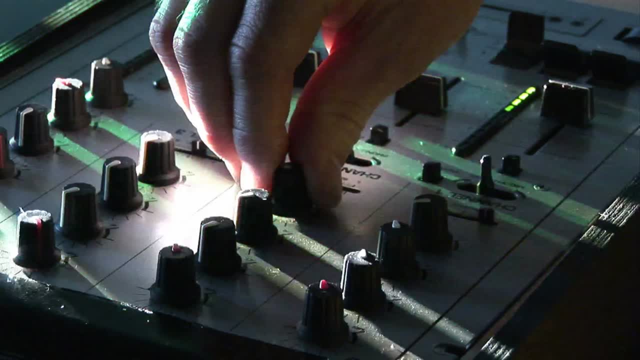 trabajo de disc jockey