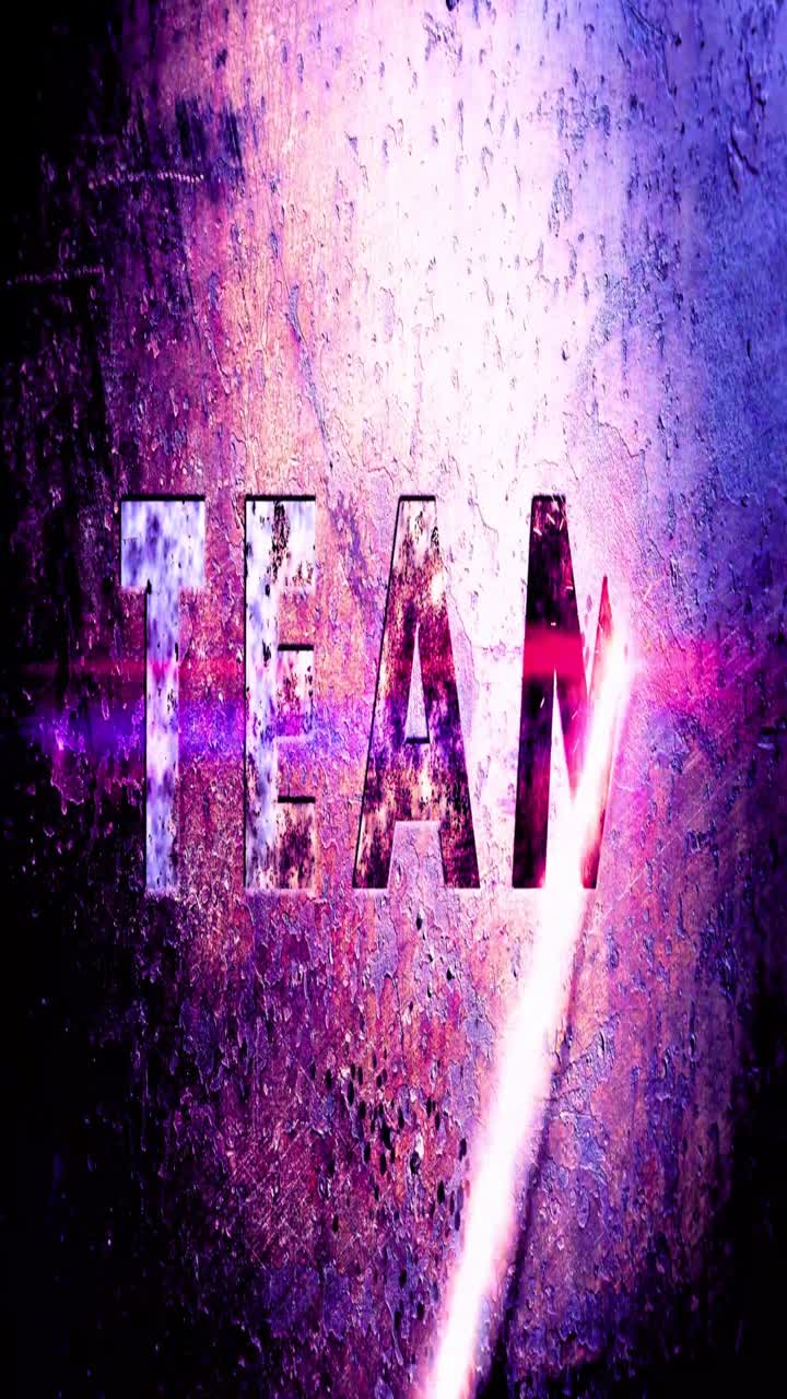Luce brillante rivela la parola "Team" su sfondo grunge testurizzato