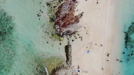 Vista-Aérea-De-La-Playa-Tropical-En-La-Isla-Bulog-Dos,-Filipinas