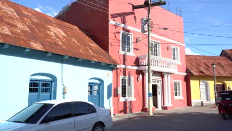 The-beautiful-Guatemala,-Flores-and-the-colorful-houses