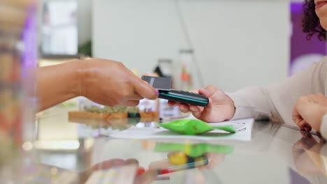 credit card payment at retail store