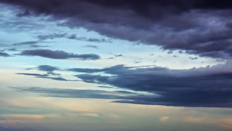 épico-Tormentoso-Oscuro-Cloudscape-Vibrante,-Lapso-De-Tiempo-De-Fusión