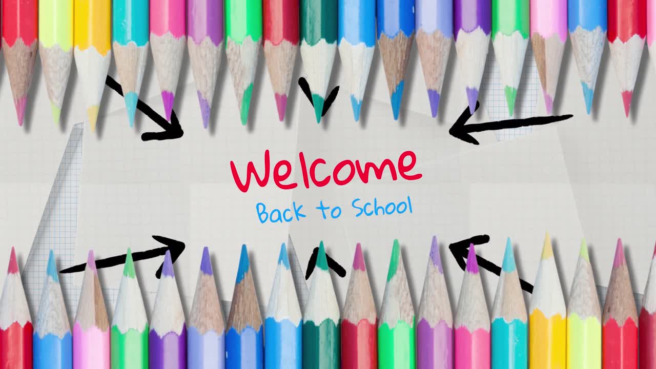 여러 화살표가 학교 텍스트와 회색 배경에 반한 색 ⁇ 의 연필을 뒤집습니다.