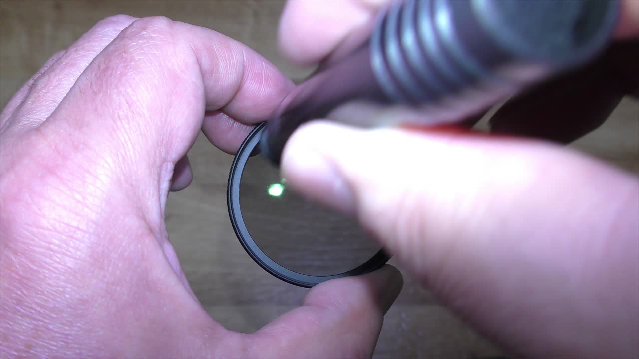 카메라 렌즈를 위한 원형 양극화 필터