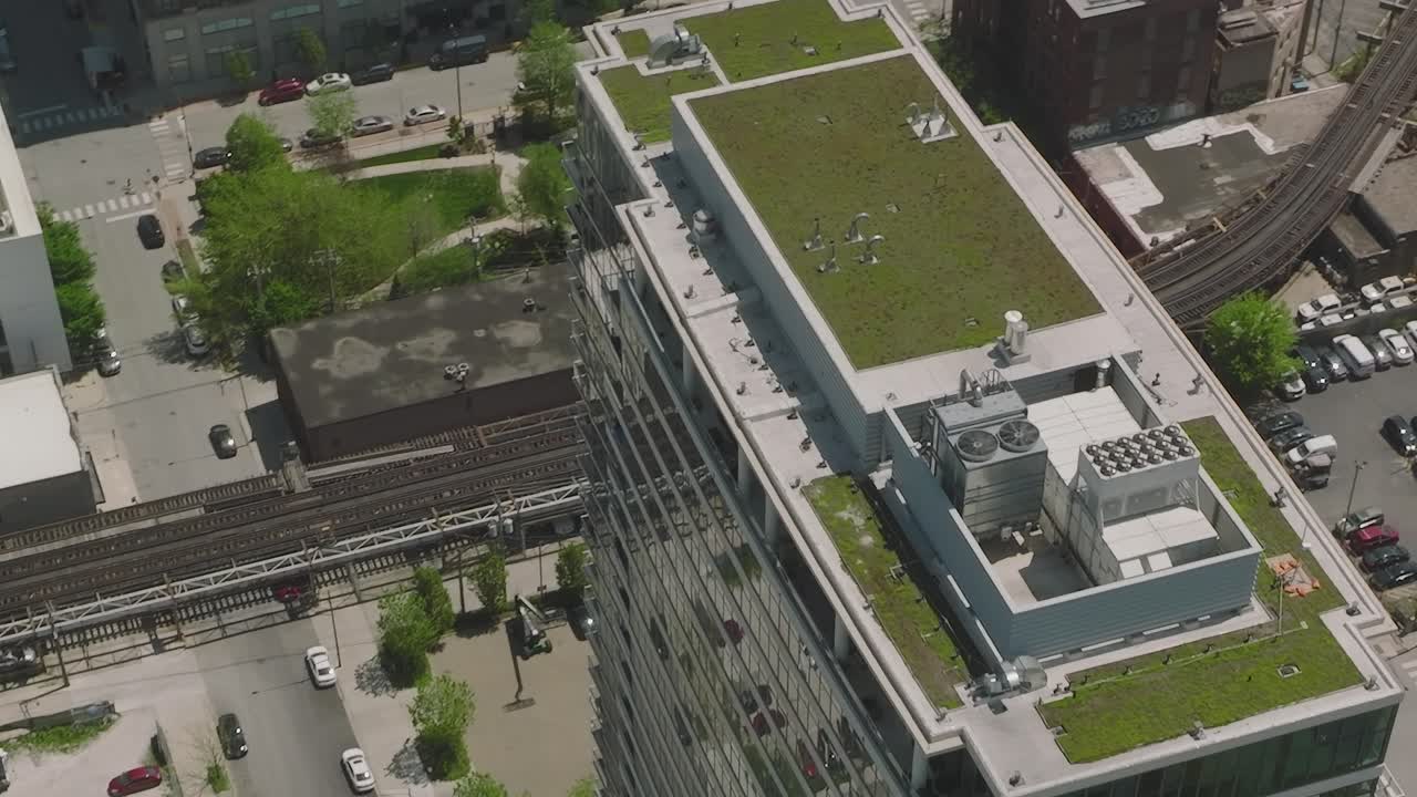 Vista aérea da paisagem urbana e mural vibrante em Chicago