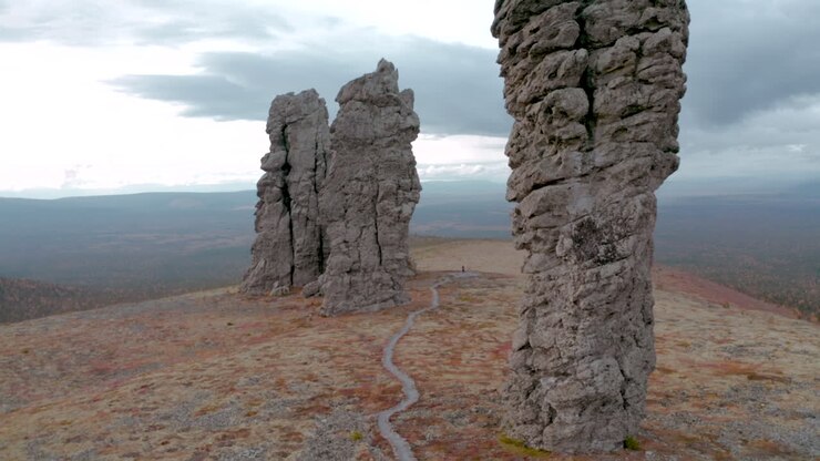Formações Rochosas Incríveis nas Montanhas