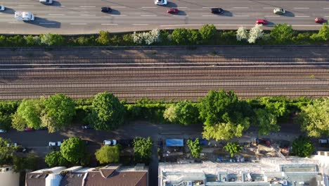 el área del anillo de berlín al volkspark wilmersdorf vista aérea perfecta vuelo a vista de pájaro inclinar lentamente hacia arriba imágenes de drones de friedenau verano de 2022