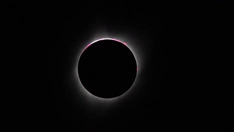 se ven llamaradas solares durante el eclipse solar de 2017