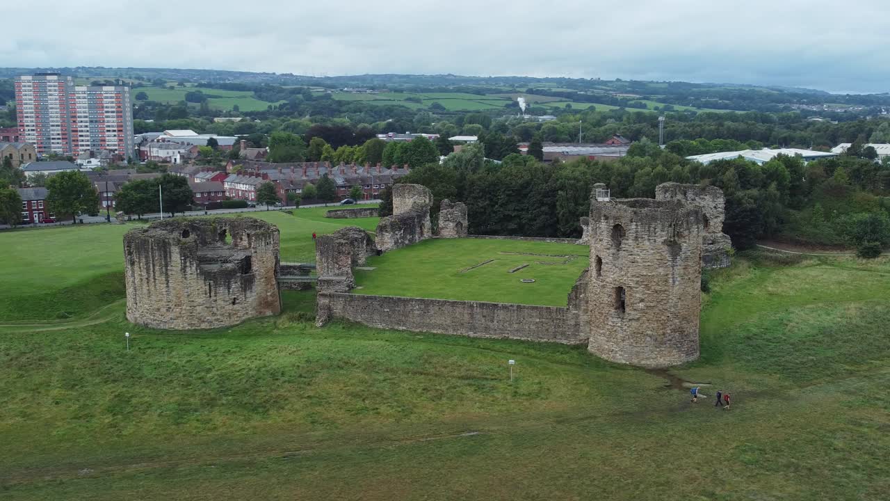 부싯돌 성 웨일스 어 중세 해안 군사 요새 파멸 조감도 넓은 오른쪽 회전 궤도