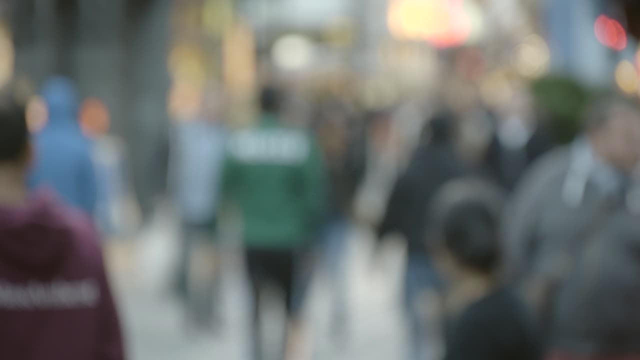 브뤼셀의 초점이 맞지 않는 군중