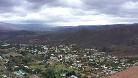 Beautiful-green-environment-along-a-mountain-South-Africa-countryside-agricultur