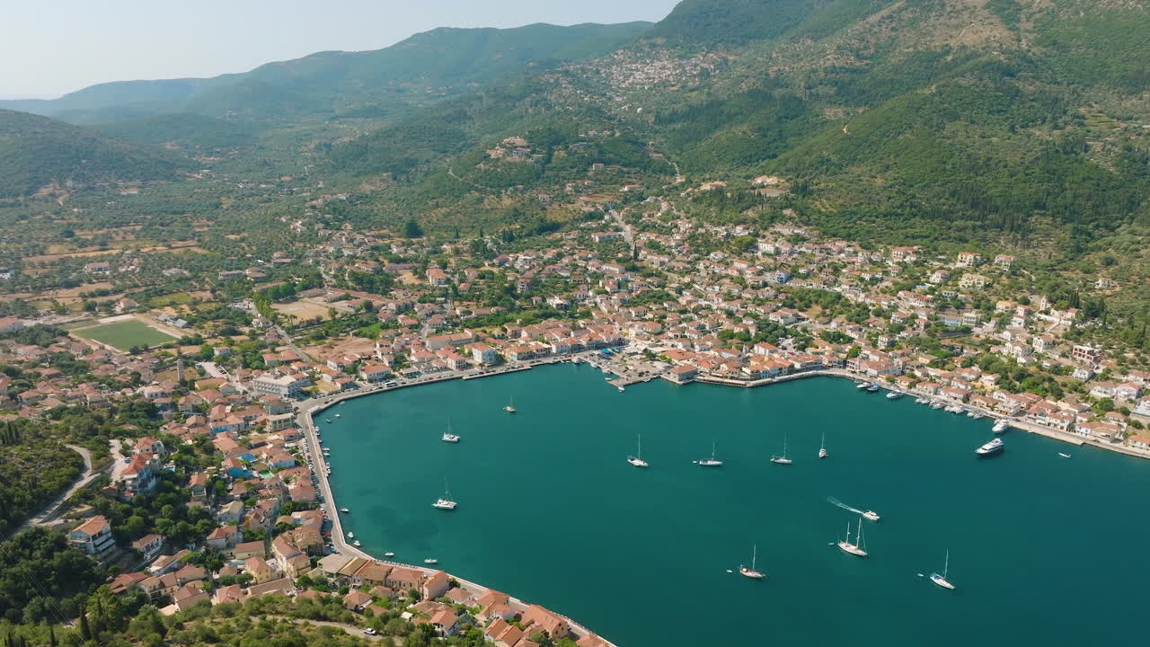 그리스 의 해안 도시 의 공중 사진