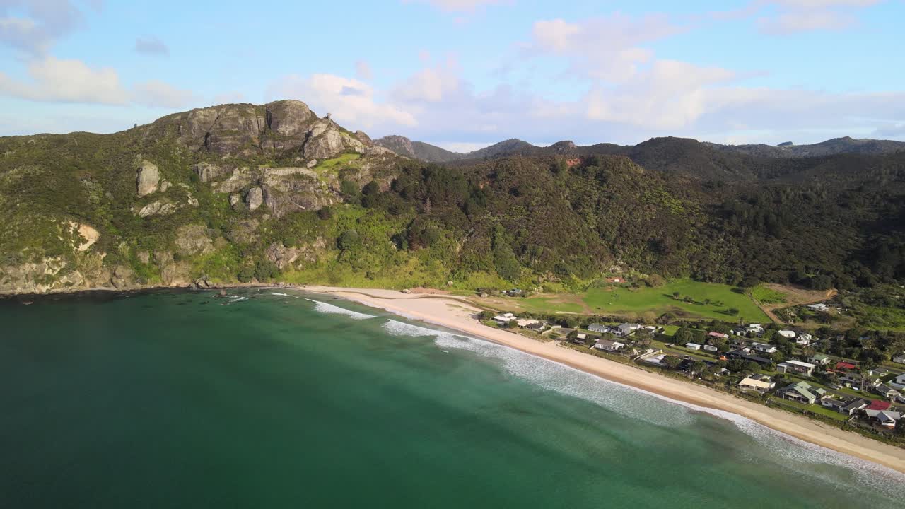 뉴질랜드의 한적한 휴가 마을의 공중 전망