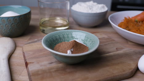 ground cinnamon and baking soda in a bowl