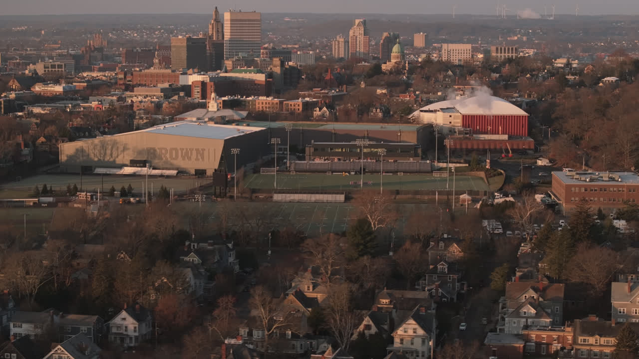 Ripresa con drone di Providence, Rhode Island, all'alba