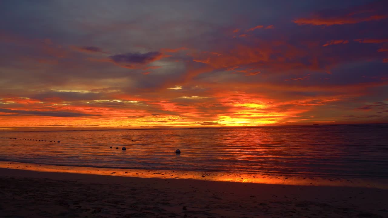 극적인 바다 일출