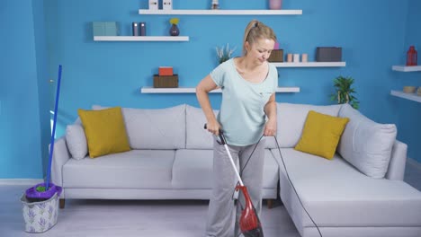 la infeliz mujer de la limpieza.
