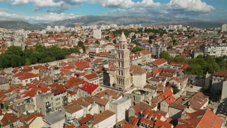 Spinning-clock-wise-view-over-Diocletian's-Palace-in