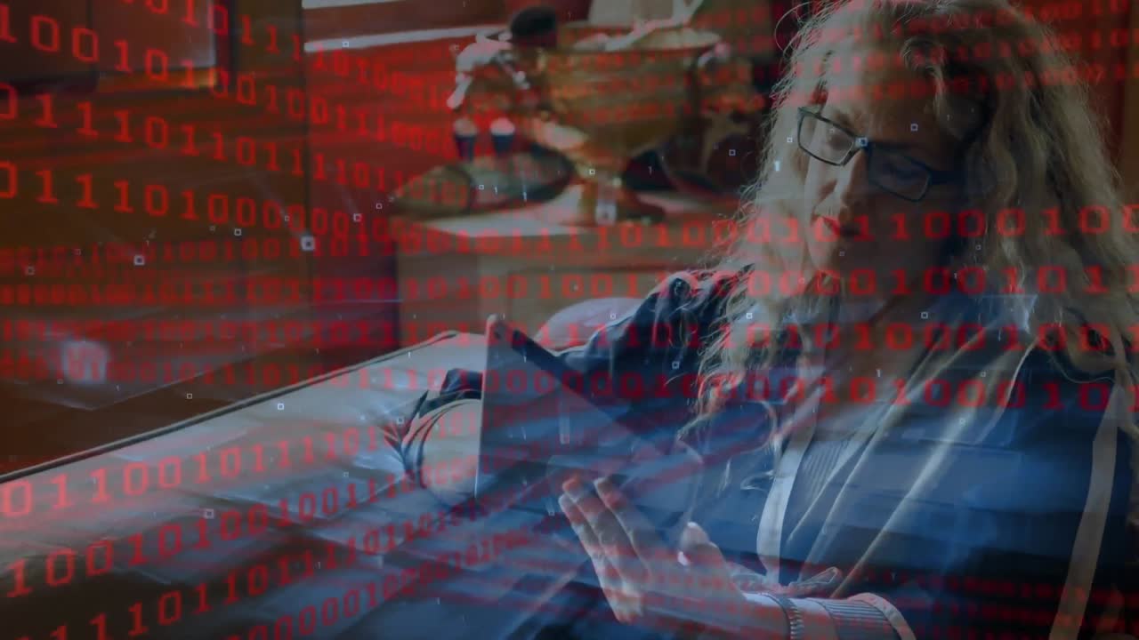 animación de codificación binaria sobre una mujer usando una tableta