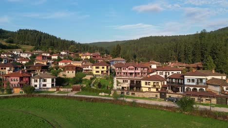 Die-Stadt-Koprivshtitsa,-Eine-Beliebte-Touristenattraktion-In-Bulgarien