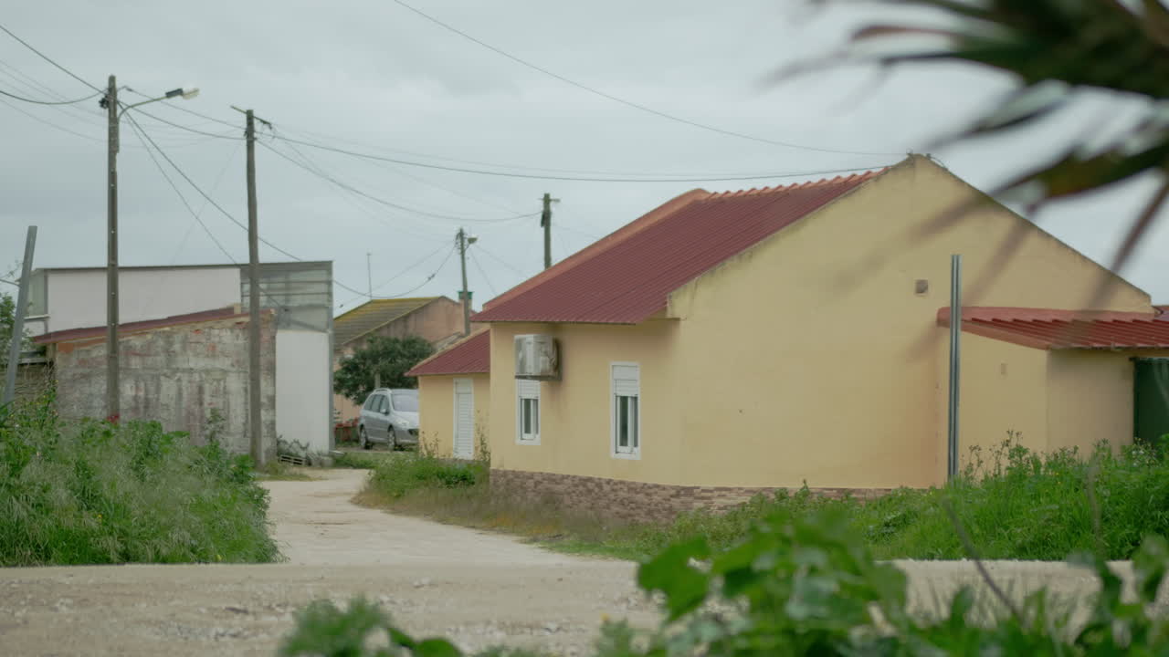A little yellow house (different lens.