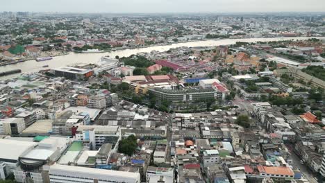 Drohne-über-Dem-Großen-Palast,-Der-Königlichen-Residenz-Des-Königs-In-Thailand-In-Bangkok,-Luftstadt