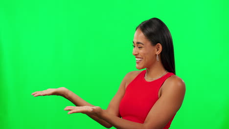 manos, presentación y rostro de la mujer en verde