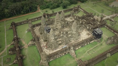 a revolving shot of angkor wat temple