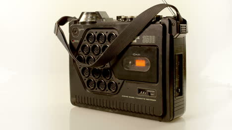 Ghettoblaster-retro-de-giro-00