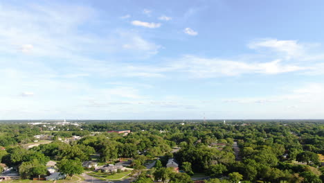 pan a través de florida central, casas junto al lago