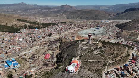 potosí ciudad sudamericana bolivia mina de plata nacional de la moneda boliviana ciudad minera de potosí vista aérea de avión no tripulado
