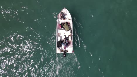 Vista-Aérea-Del-Barco-De-Pesca