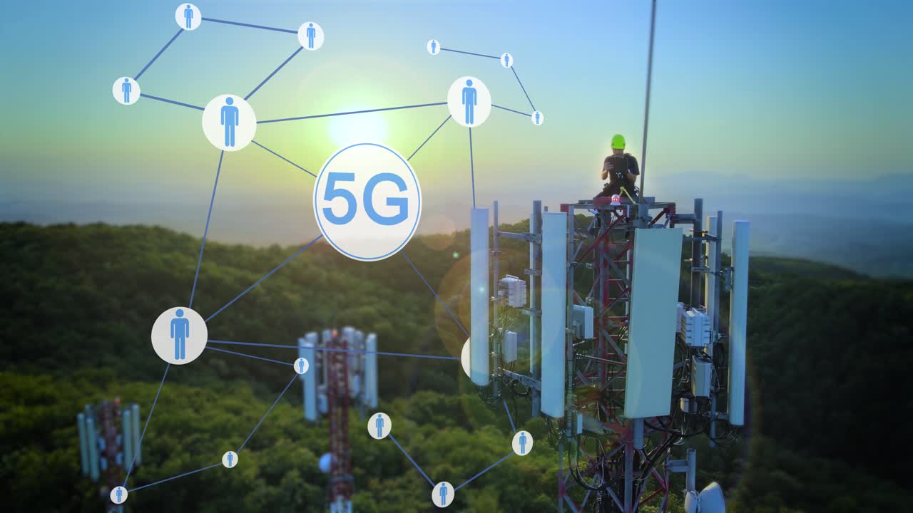 ingeniero de mástil de telecomunicaciones 5g arreglando fallas, gráficos de movimiento conectividad iot
