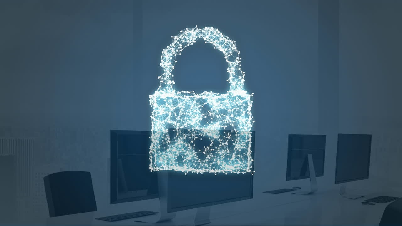 animación de candado digital y nube sobre computadoras en la oficina