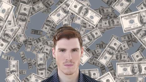 animación de un hombre caucásico sonriente con billetes de dólar cayendo sobre el gris