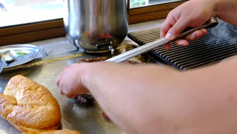 cooked meatballs are placed on sliced ​​bread