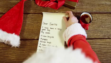 santa claus reading a letter