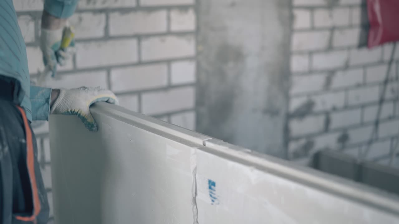 석면 제작자 는 석면 석면 판 장식 벽 을 준비 한다