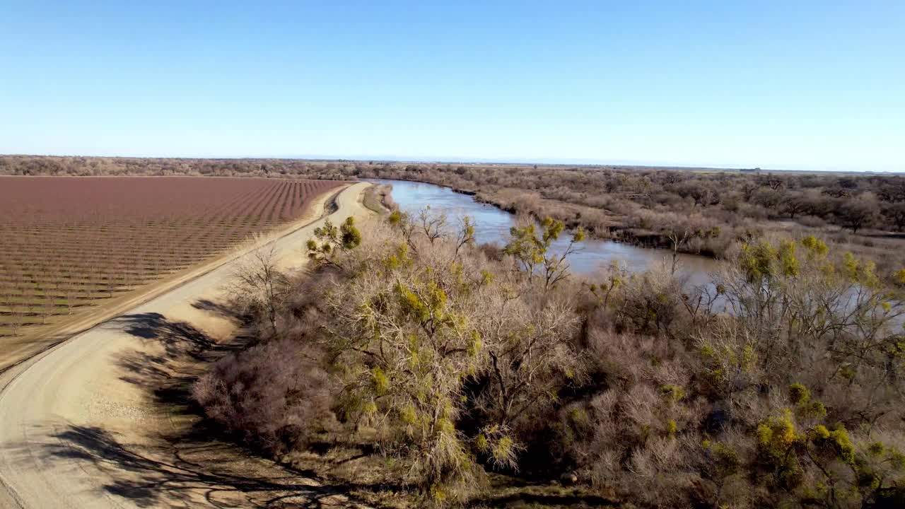 canal de irrigação perto de modesto california