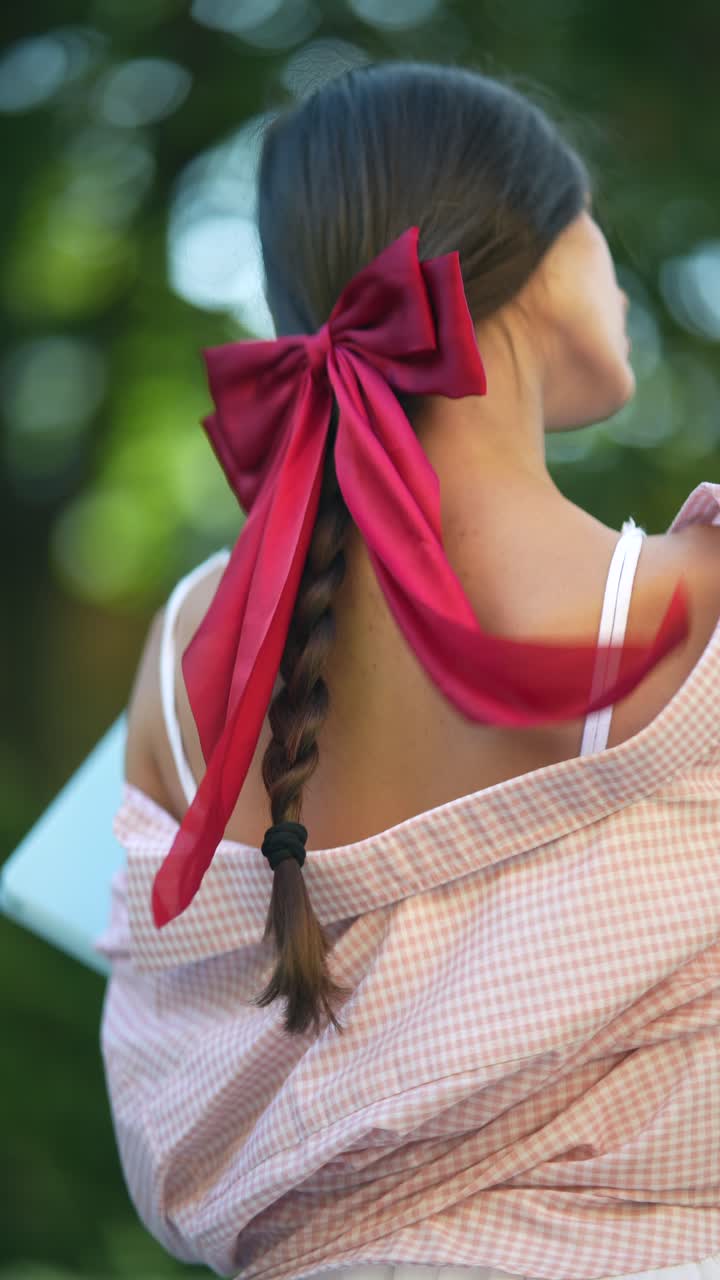 머리카락 에 은 니 가 있는 여자