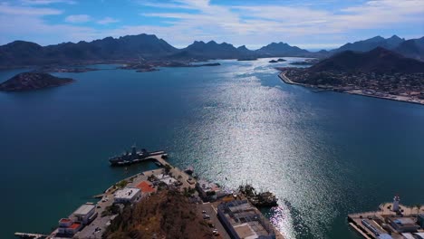 Bahia-de-Guaymas-Sonora:-Aerial-view-of-the-sunrise,-blue-sea-and-boats