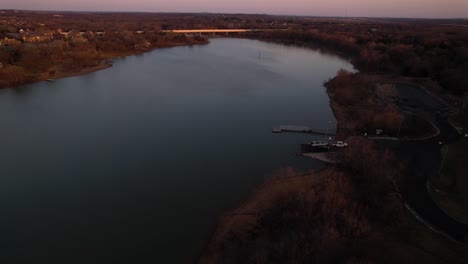 Imágenes-Aéreas-De-La-Rama-De-Poindexter-En-El-Lago-Lewisville-En-Texas