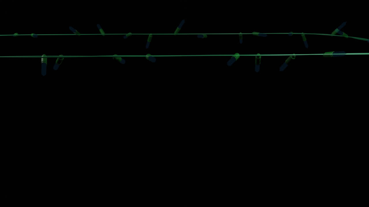 luces de cuerda de navidad azules parpadeando sobre fondo negro, espacio de copia