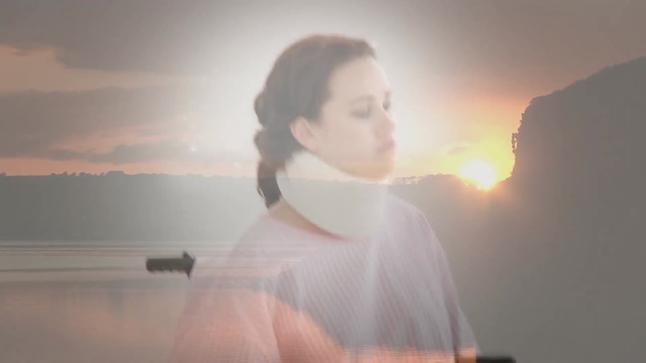 ⁇ 체어에 앉아 있는 장애인 백인 여성 위의 풍경 애니메이션